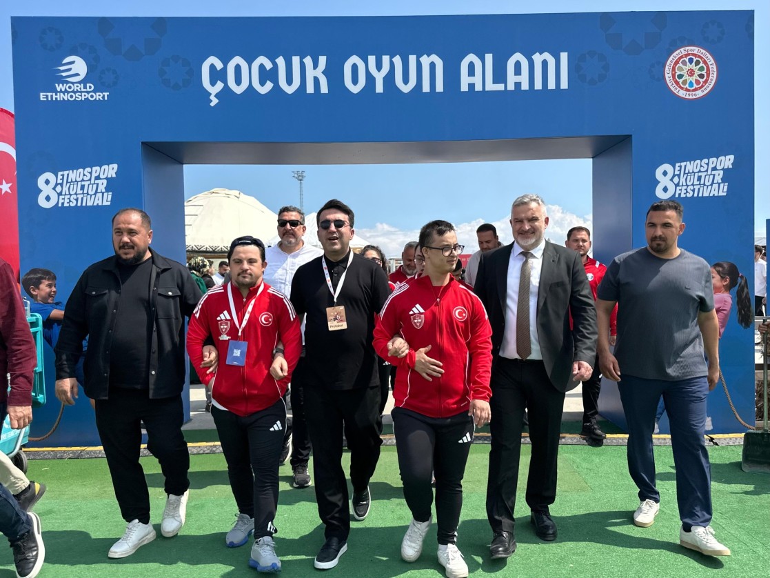 Belediye Başkanımız Semih Tepebaşı ve AK Parti Niksar Gençlik Kolları...