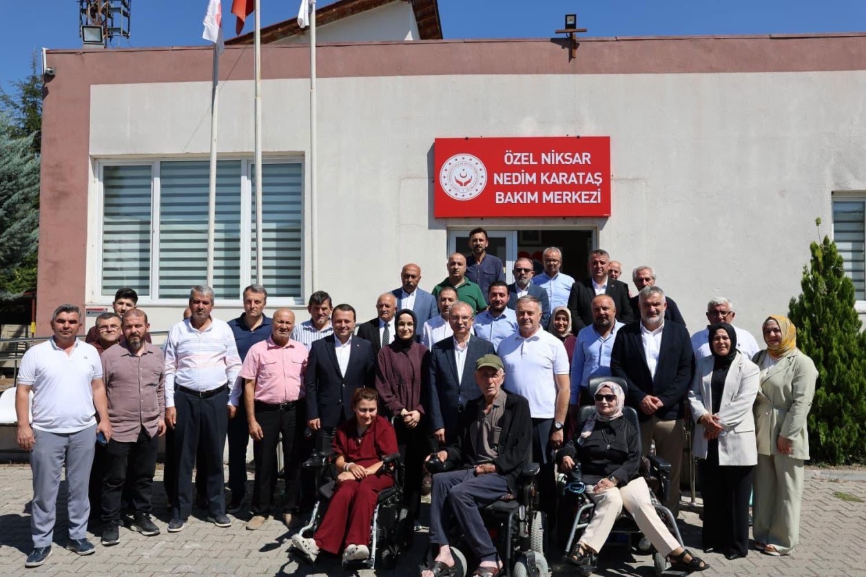 Belediye Başkanımız Semih Tepebaşı, Türkiye Yüzyılı Buluşmaları kapsamında ilçemizde bulunan AK Parti Samsun Milletvekili Orhan Kırcalı ve beraberindeki heyetle birlikte Nedim Karataş Bakım Merkezi’ni ziyaret etti