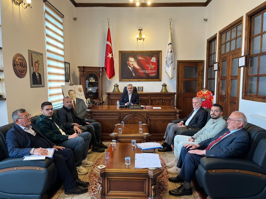 Belediye Başkanımız Semih Tepebaşı başkanlığında haftalık olağan Encümen toplantısı gerçekleştirdi.