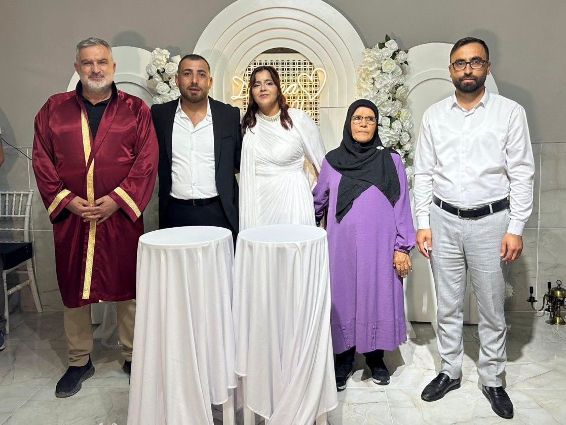 Belediye Başkanımız Semih Tepebaşı, Sevda Polat ve Samet Şahin çiftimizin nikâh merasimine katılarak mutluluklarına ortak oldu
