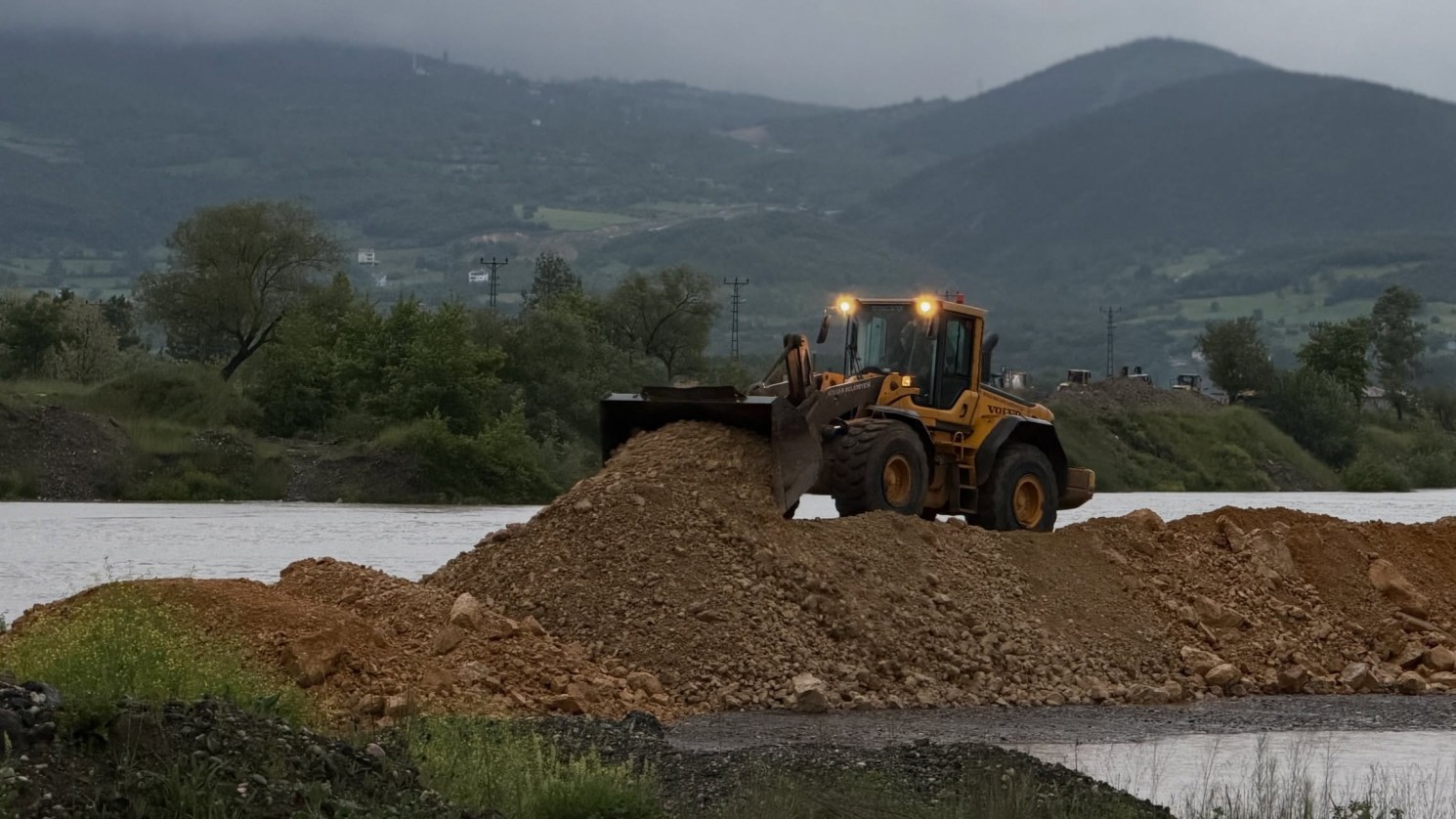 Olası taşkın ve su baskınlarına karşı ilçemizde 2. Seviye Kriz Masası...