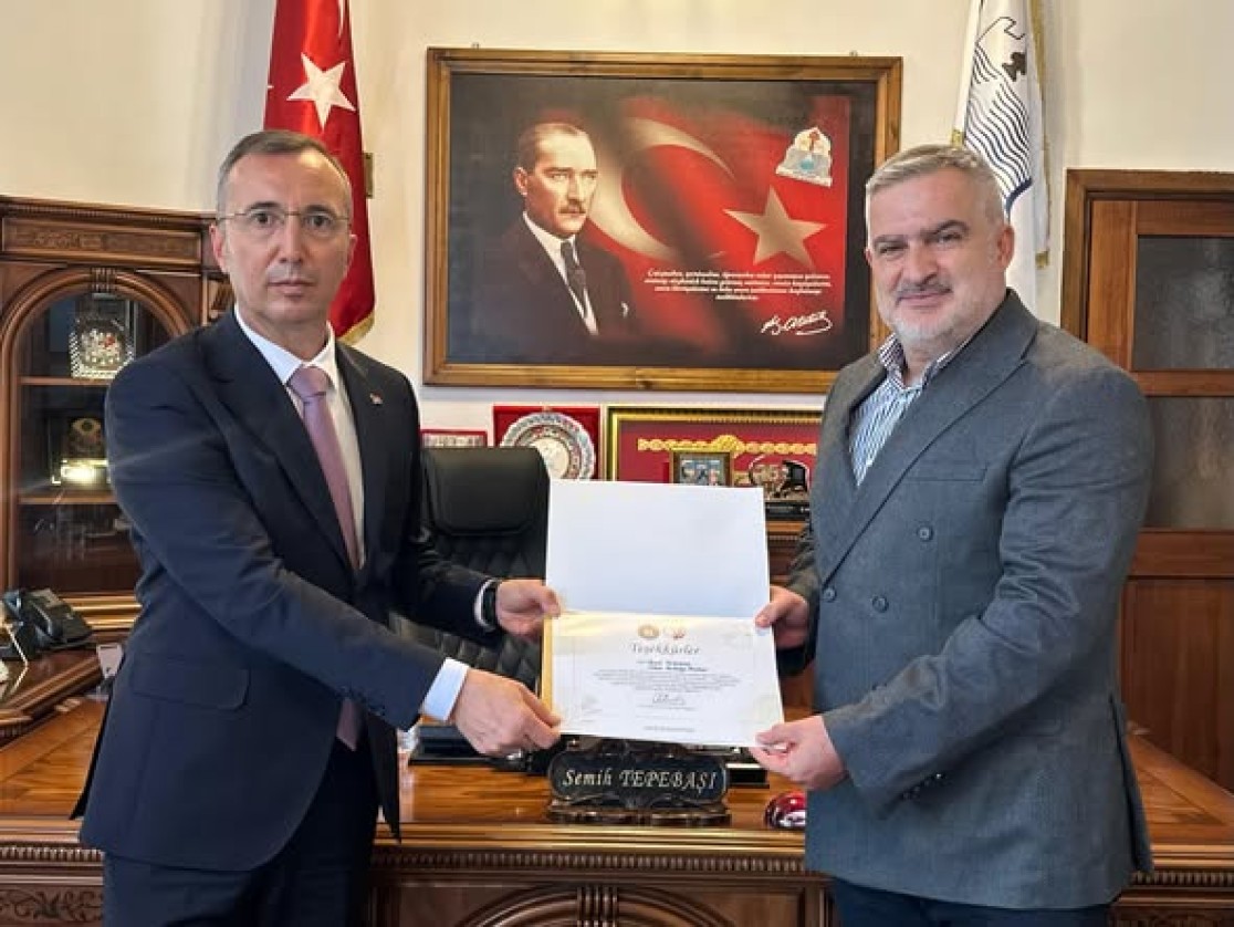 Samsun’a tayini çıkan Tokat İl Emniyet Müdürümüz Faruk Aydın, Belediye Başkanımız Semih Tepebaşı’nı makamında ziyaret etti