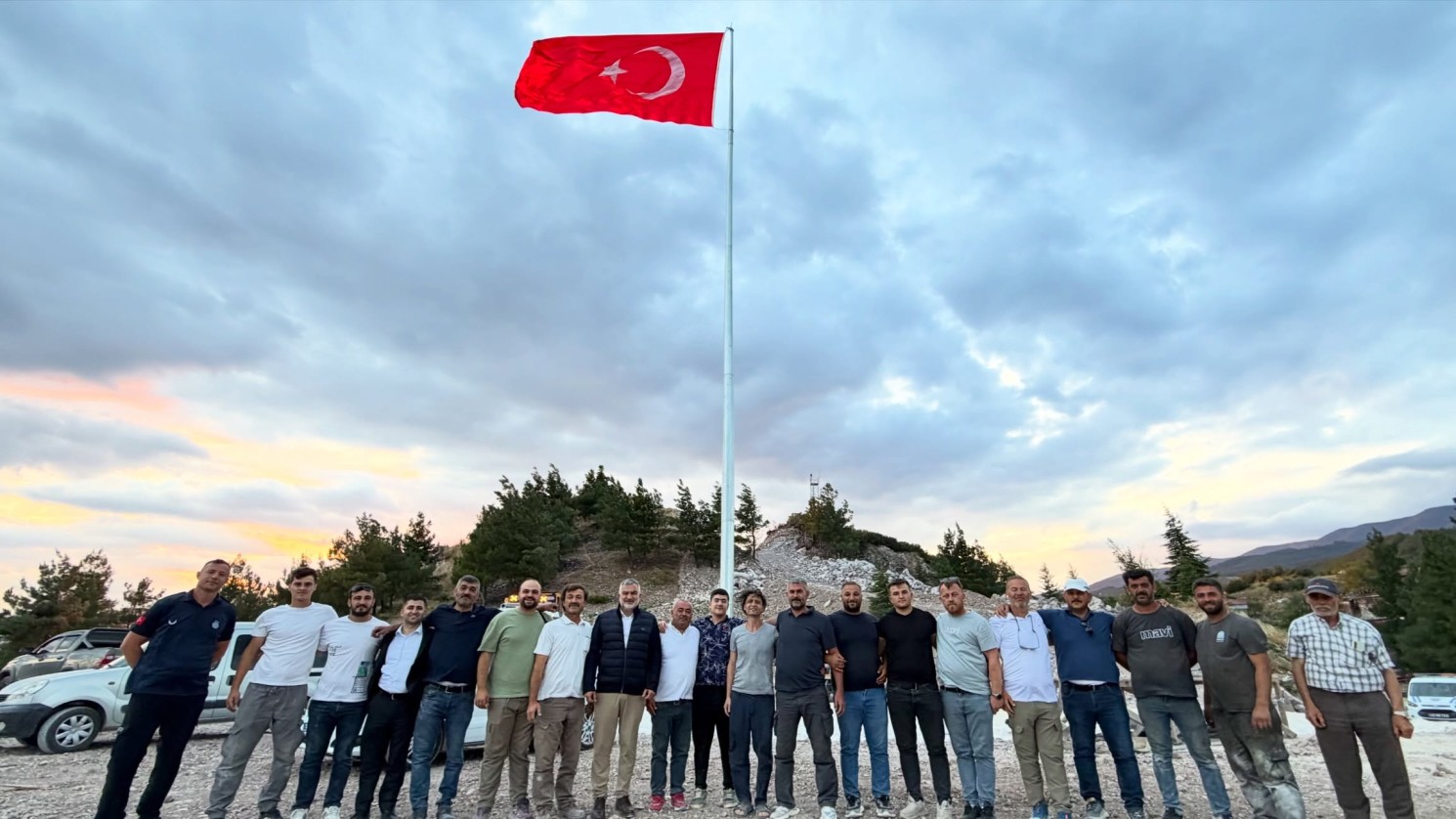 Şanlı Bayrağımız Niksar Semalarında Gururla Dalgalanıyor